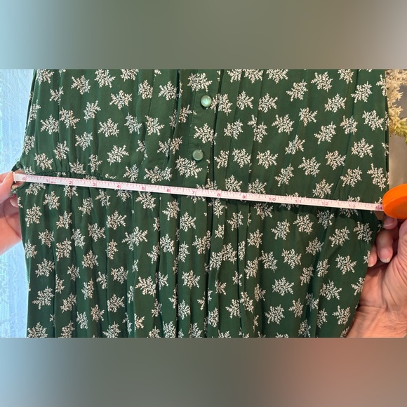 Delicate Floral Dress - Picture 4 of 4